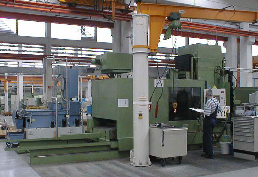 MKR Metzger - Vakuum-Bandfilter-Geräte bei Flender GmbH 1 Die Lösung bei Flender: Nach dem Konzept der dezentralen Versorgung reinigt immer ein Vakuum-Bandfilter-Gerät den KSS von zwei oder drei Schleifmaschinen.